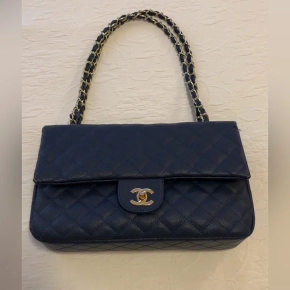 Gorgeous Navy Blue Pebble Bag - Picture 1 of 6
